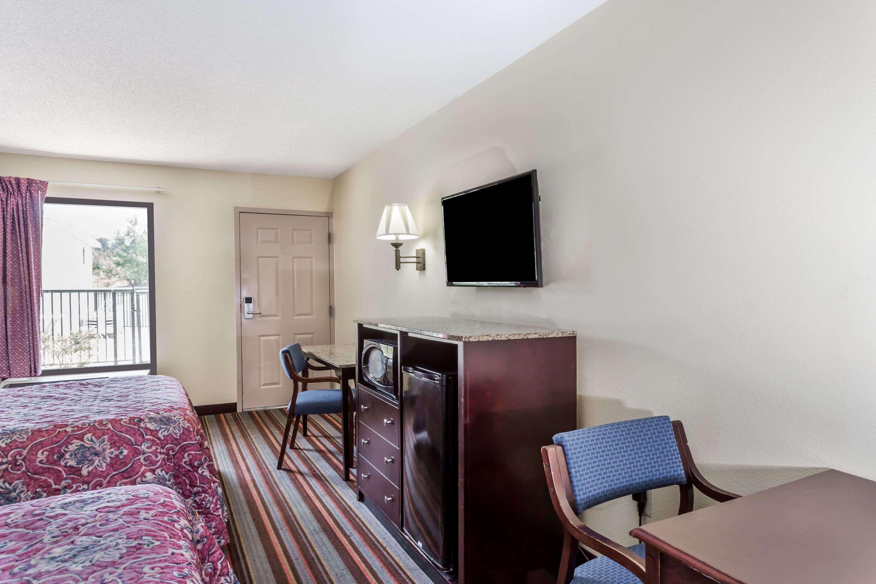 Days Inn By Wyndham Сэнфорд Экстерьер фото